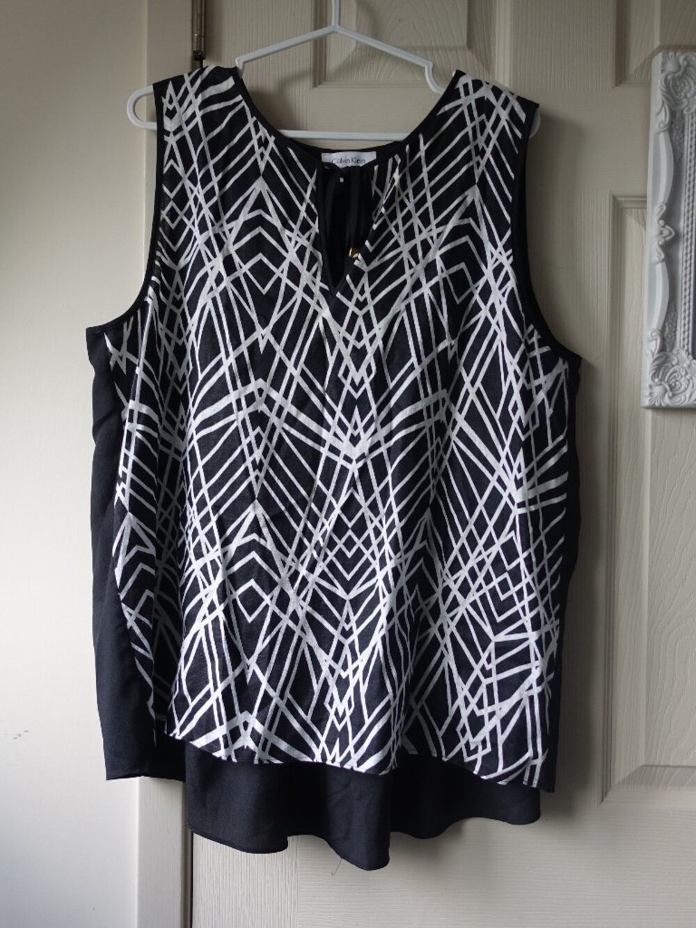 Calvin Klein Black and White Geometric Sleeveless Blouse